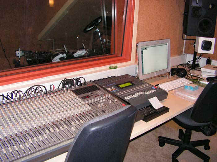 studio1.jpg (89788 bytes)